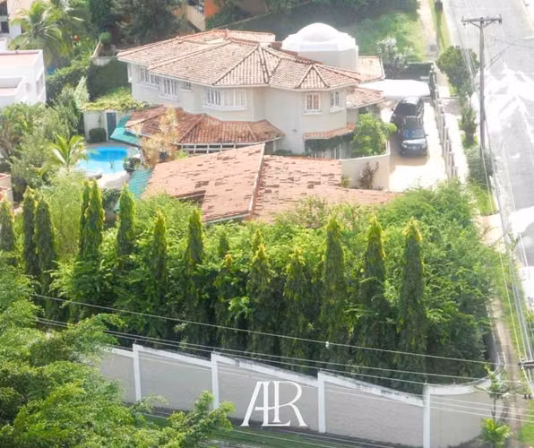 Vendo Casa Unifamiliar en Esquina con piscina privada en Betania, Dos Mares