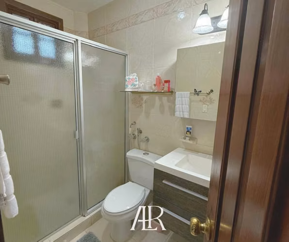 Vendo Casa Unifamiliar en Esquina con piscina privada en Betania, Dos Mares
