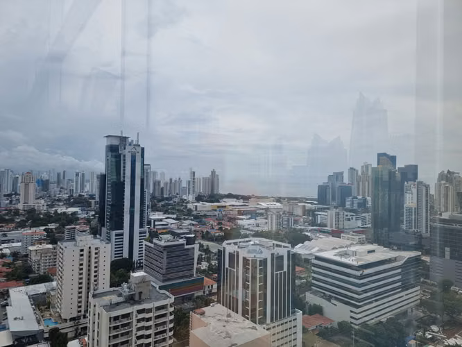 Alquiler de Oficina en Obarrio, Sortis Business Tower, 164m2