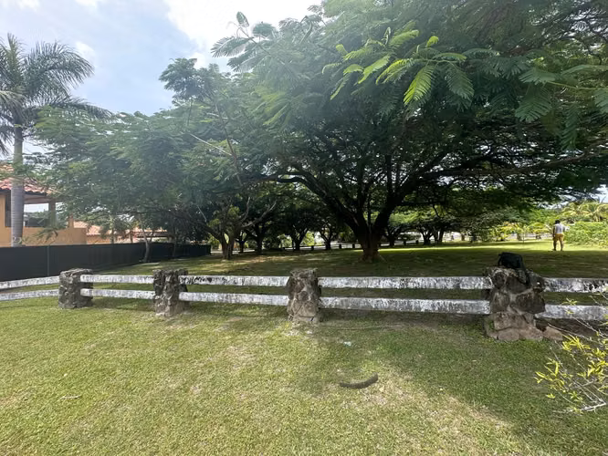 VENTA DE TERRENO EN PUNTA BARCO