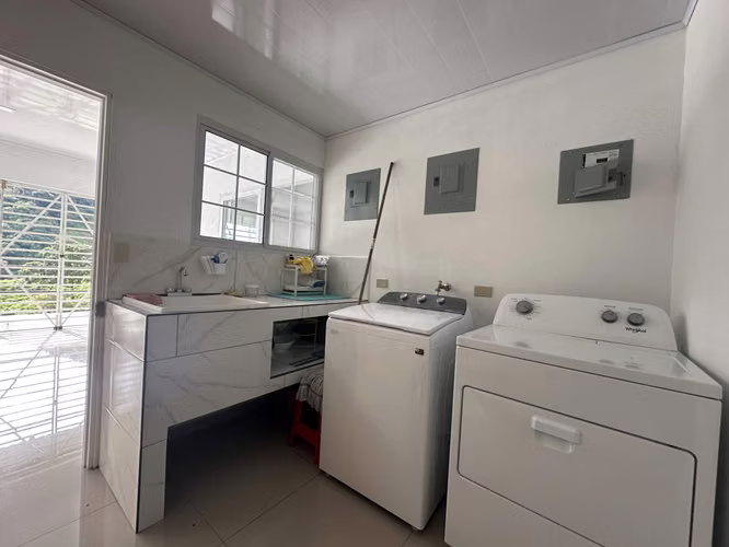 SE ALQUILA APARTAMENTO AMOBLADO EN CERRO PUNTA