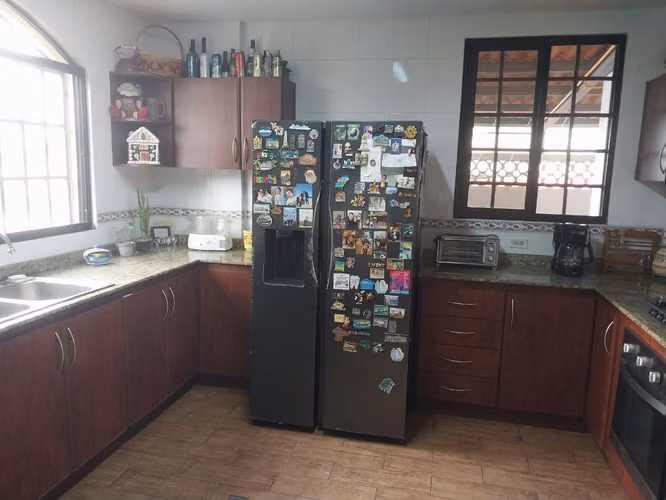 Se VENDE casa en El Carmen!
