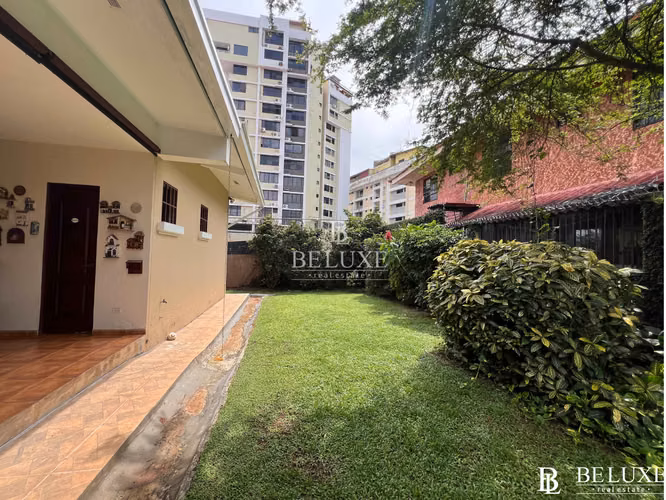 VENTA DE CASA INDEPENDIENTE Y MODERNA EN EL CARMEN (13)