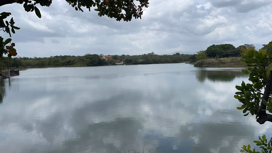 SUPER OFERTA SE VENDE PROPIEDAD SAN CARLOS (LAGOMAR) VIA LA ENSENADA