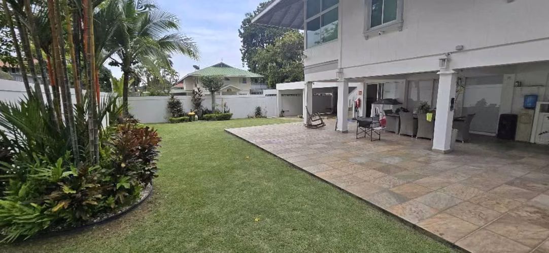 Melissa Foster Luxury Vende Hermosa Casa en Balboa Ancón, Esquina y Remodelada MFR1719