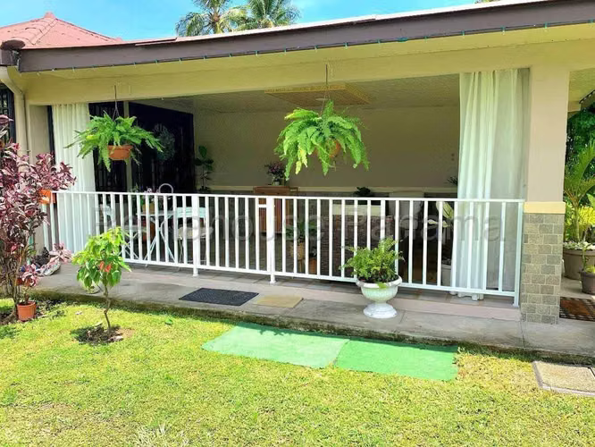 Venta de Casa Remodelada con 1747 m2 de Terreno en La Caleta, Chame 26-1786GG
