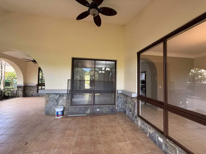 Se Alquila Casa en Urbanizacion Camino de Cruces  - Imagen 8