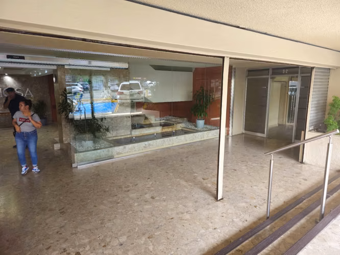 Banco vende local comercial en Torre Comosa, Obarrio