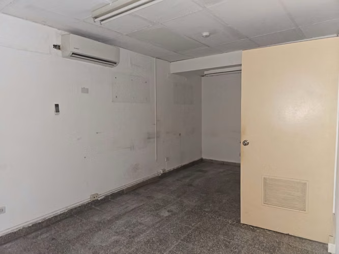 Banco vende local comercial en Torre Comosa, Obarrio