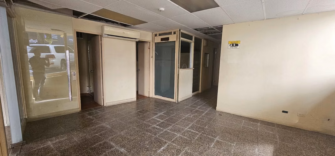 Banco vende local comercial en Torre Comosa, Obarrio