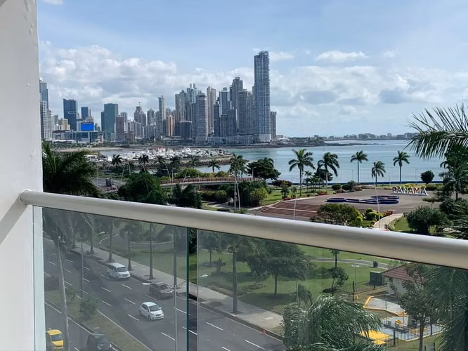 Alquiler hermoso apartamento en Avenida Balboa
