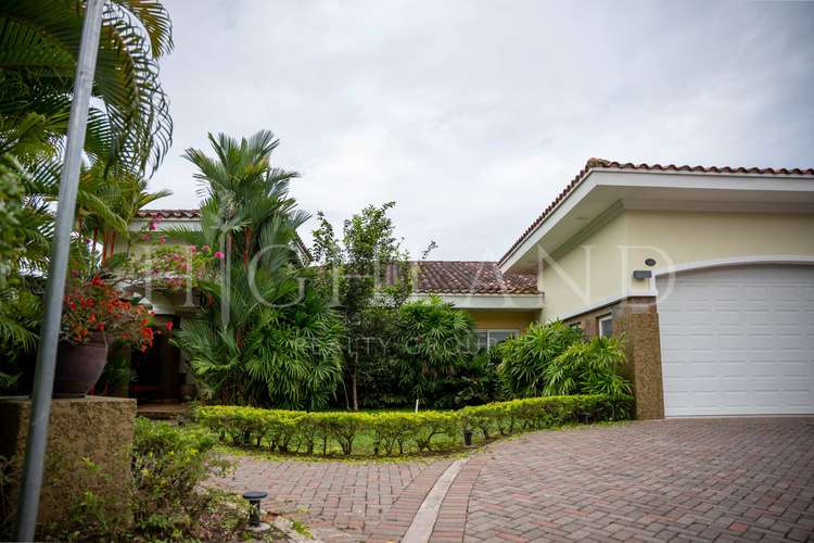 Se vende lujosa, hermosa y amplia casa en la exclusiva zona Tucán Country Club - Cocolí -Panamá - Imagen 7