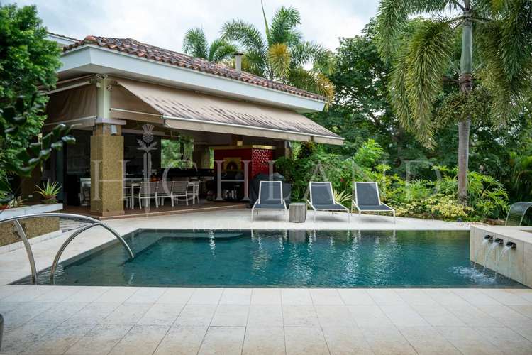 Se vende lujosa, hermosa y amplia casa en la exclusiva zona Tucán Country Club - Cocolí -Panamá - Imagen 10