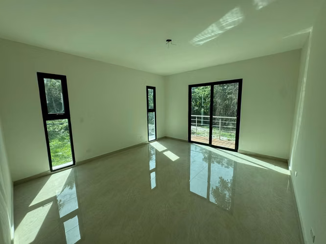 Casa de playa NUEVA con piscina y lote de 1,000 m² en Costa Esmeralda