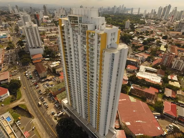 Venta de Apartamento de 81 m2 en PH Metropolitan Park, Vía España 26-3747GG