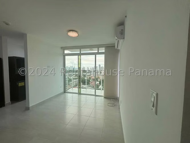 Venta de Apartamento de 81 m2 en PH Metropolitan Park, Vía España 26-3747GG