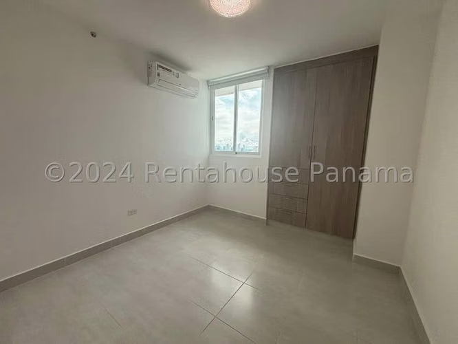 Venta de Apartamento de 81 m2 en PH Metropolitan Park, Vía España 26-3747GG