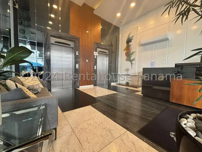Venta de Apartamento de 81 m2 en PH Metropolitan Park, Vía España 26-3747GG