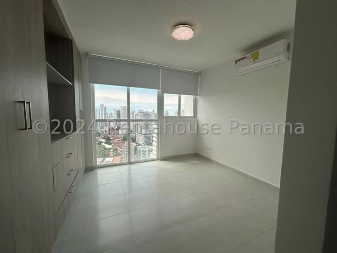 Venta de Apartamento de 81 m2 en PH Metropolitan Park, Vía España 26-3747GG
