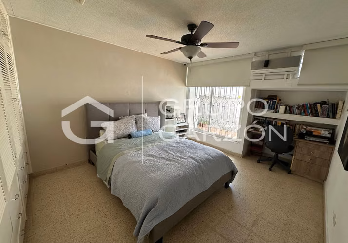 Venta de casa con jardín en El Carmen (Bella Vista)