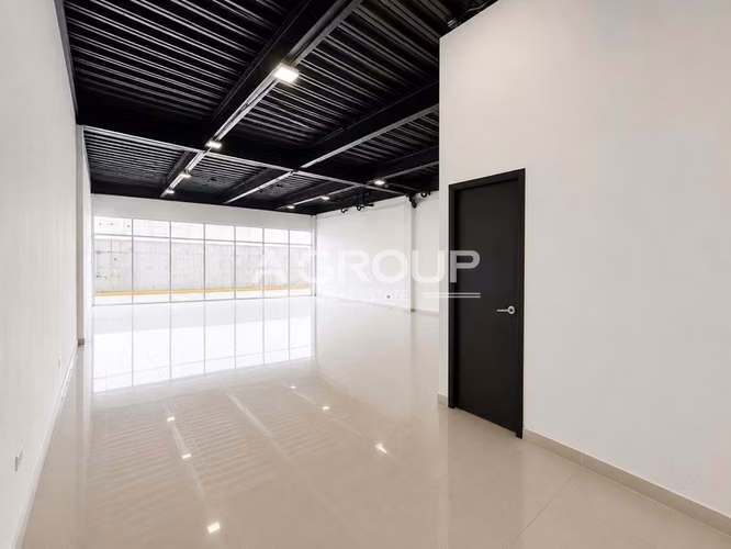 Oportunidad – Local Comercial en Galería Cincuentenario