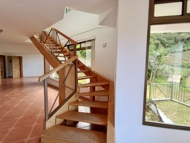 SE VENDE CASA PRECIO POR DEBAJO DE AVALUO CON VISTAS A LAS MONTAÑAS - Imagen 16