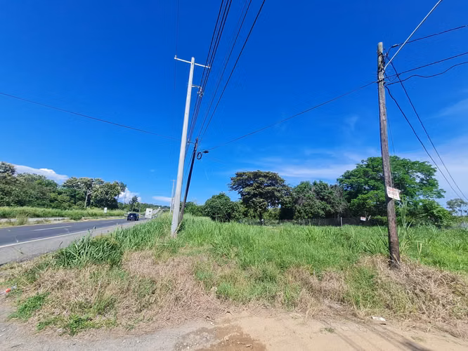 VENDO LOTE SANTA CLARA 2,345 m2  Interamericana Frente 80 mt.
