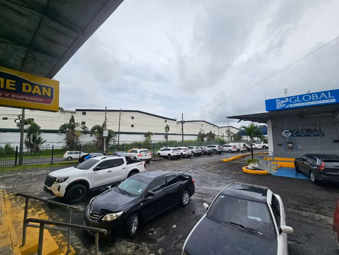 Se Vende Local en 4 Altos Colón