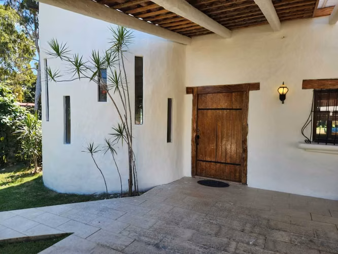 SE VENDE  CASA AMOBLADA EN CORONADO GOLF CON PISCINA Y CASA DE EMPLEADO