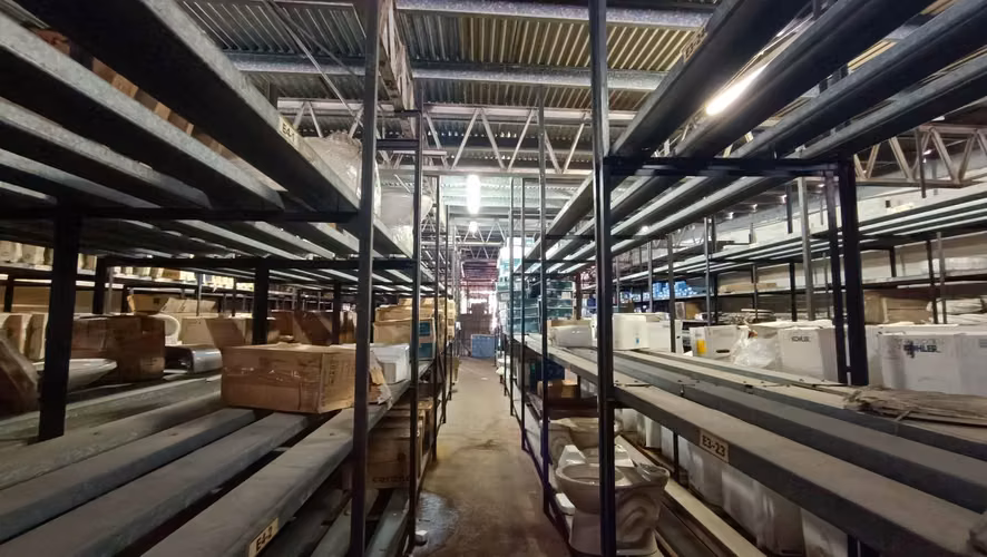 Se Vende Galera Comercial en Avenida Santa Elena, Parque Lefevre