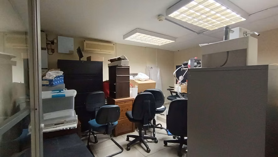 Se Vende Galera Comercial en Avenida Santa Elena, Parque Lefevre