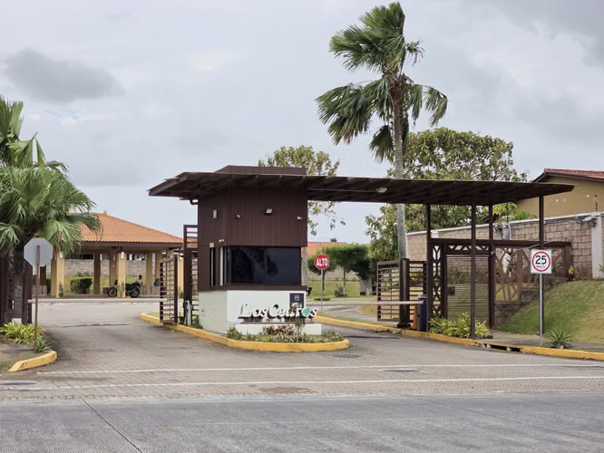Venta de Casa en Arboledas, Los Cedros – Precio por Debajo de Mercado