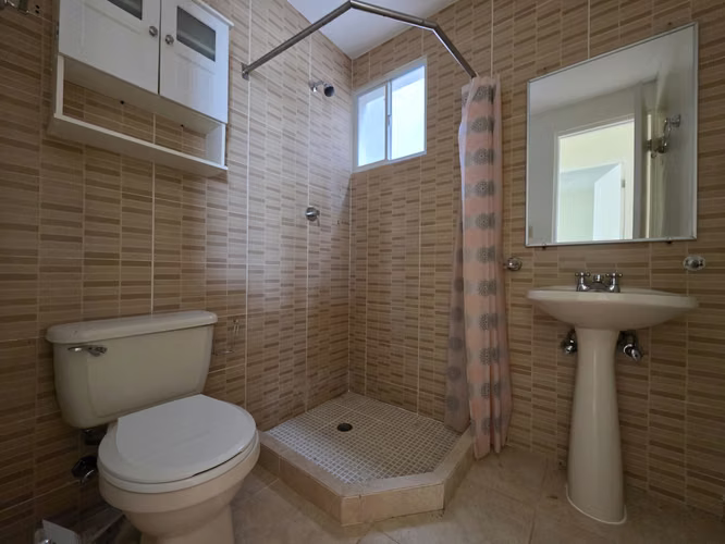Venta de Casa en Arboledas, Los Cedros – Precio por Debajo de Mercado