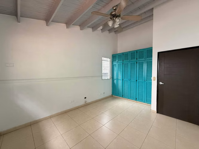 Se vende casa multinivel en Dos Mares. - Imagen 12