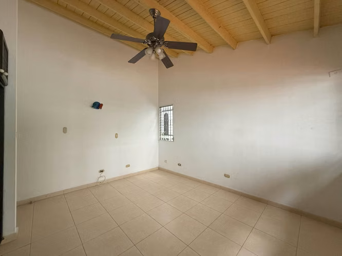 Se vende casa multinivel en Dos Mares. - Imagen 11