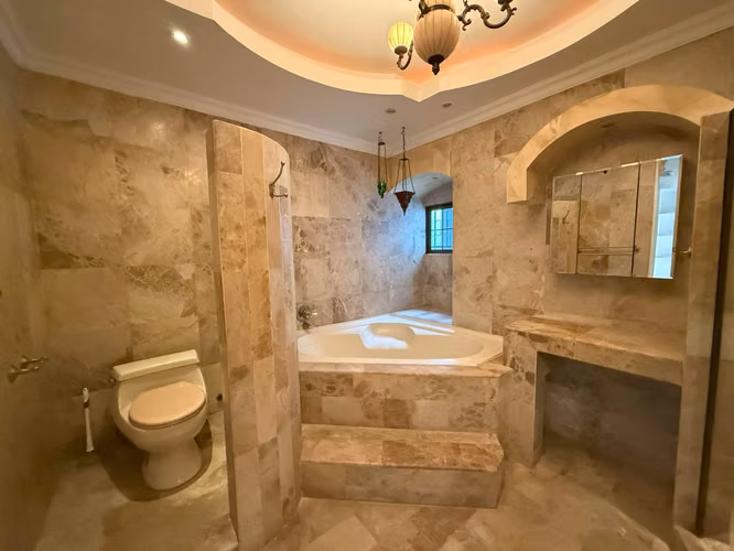 Se vende casa multinivel en Dos Mares. - Imagen 9