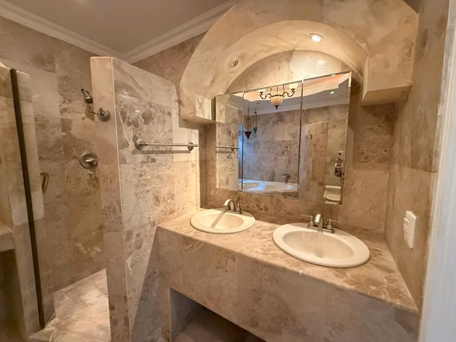 Se vende casa multinivel en Dos Mares. - Imagen 10