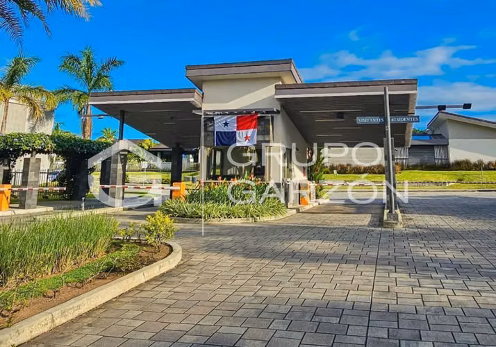Venta de apartamento con balcón en Panamá Pacífico (PH Explora)