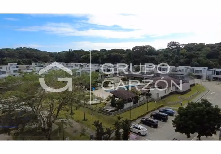 Venta de apartamento con balcón en Panamá Pacífico (PH Explora)