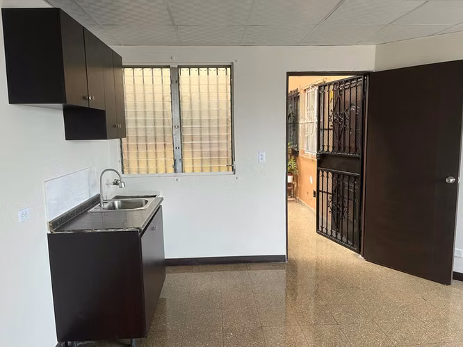 SE VENDE APTO EN PARQUE LEFEVRE - Imagen 3