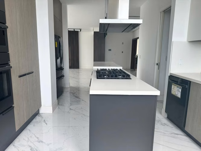 VENTA HERMOSO APARTAMENTO PH WATER FRONT, OCEAN REEF