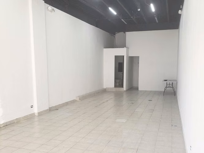 ALQUILER LOCAL COMERCIAL EN VIA ESPAÑA (13)
