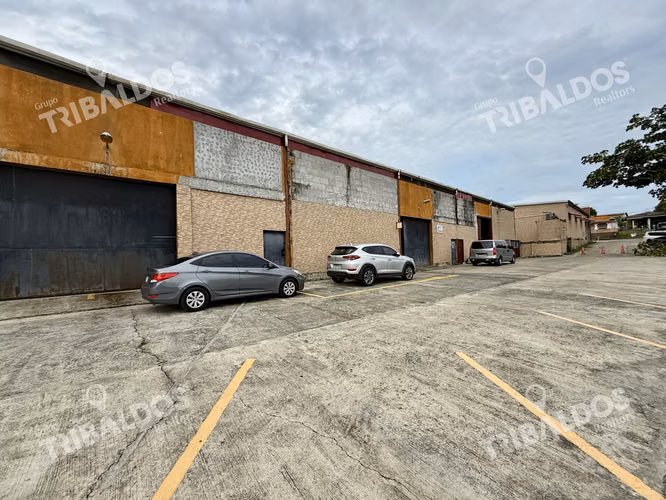 Se vende Local Comercial  en Chorrera con Galera Bodegas