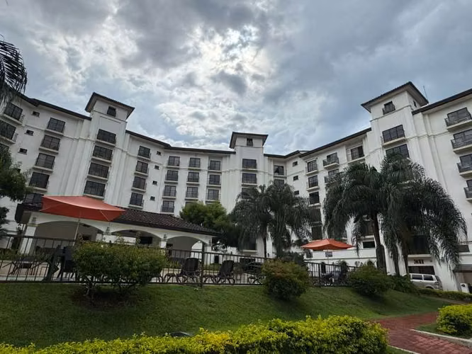 Bank for sale: Apartment in PH Embassy Village (g)