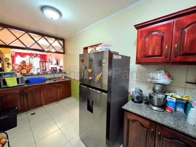 Vendo Apartamento Remodelado en PH Génesis Plaza, Betania 26-2560GG