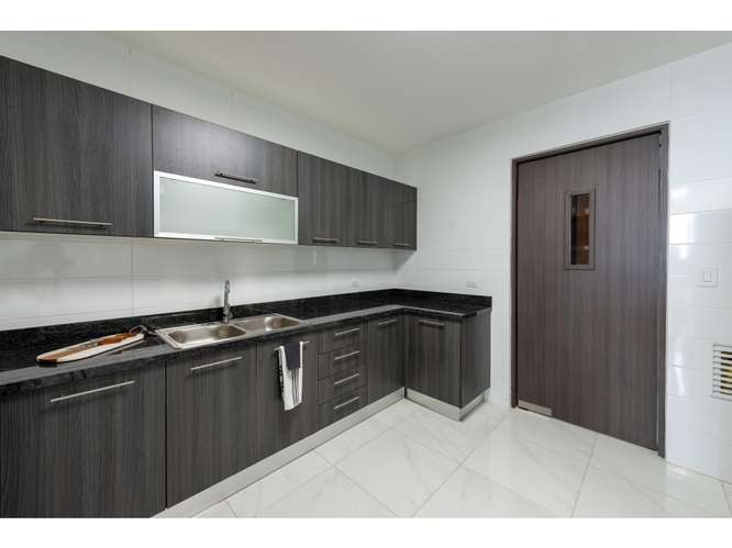 Venta de apartamentos en Pacific Park Towers, Edison Park
