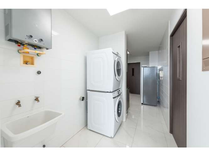 Venta de apartamentos en Pacific Park Towers, Edison Park