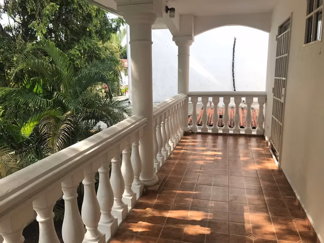 Se vende amplia casa en Hato Pintado La Loma, cerca de todo. (Precio Negociable!!)