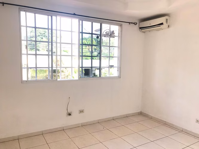Se vende amplia casa en Hato Pintado La Loma, cerca de todo. (Precio Negociable!!)