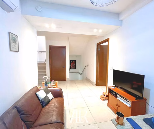 Vendo Espectacular Town House en Santa Maria